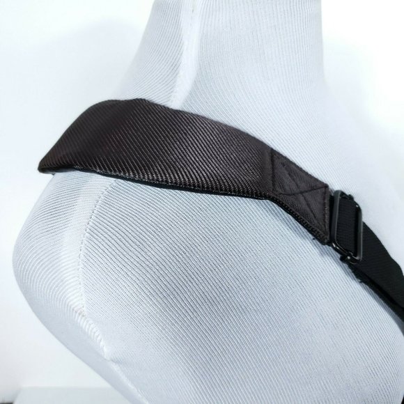 Travelers Club Cross-body Messenger Bag - Picture 5 of 8